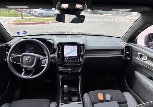Used 2023 Volvo C40 P8 Recharge Ultimate AWD/4WD image 3