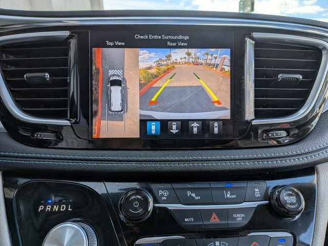 Used 2018 Chrysler Pacifica Limited w/ Advanced Safetytec Group FWD image 14