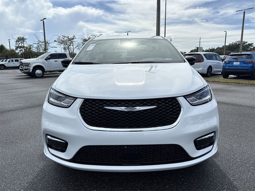 New 2026 Chrysler Pacifica Select image 8