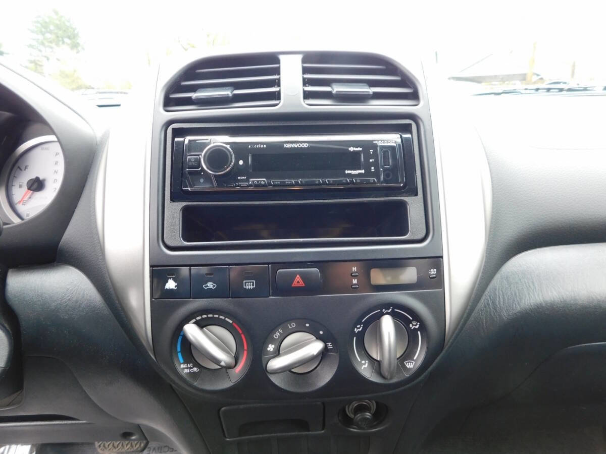 Used 2005 Toyota RAV4 4WD image 10