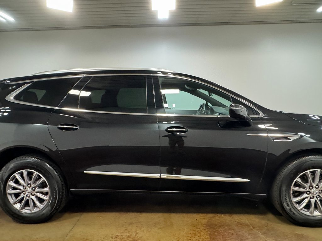 Used 2024 Buick Enclave Premium image 32