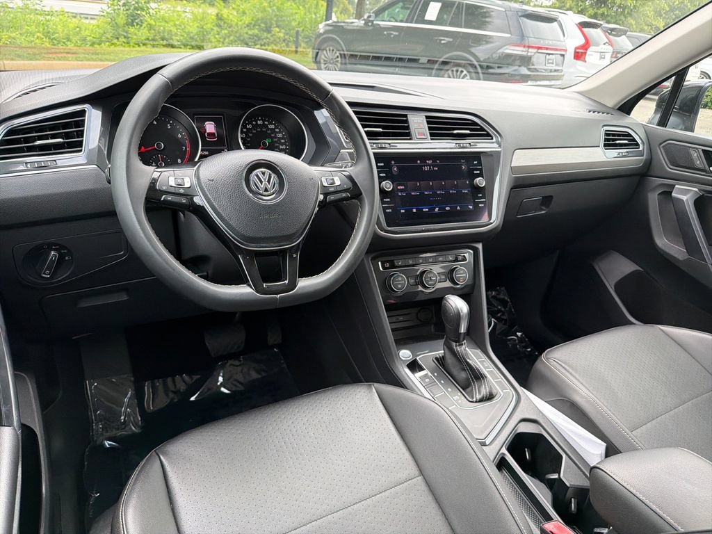 Used 2021 Volkswagen Tiguan SE FWD image 22