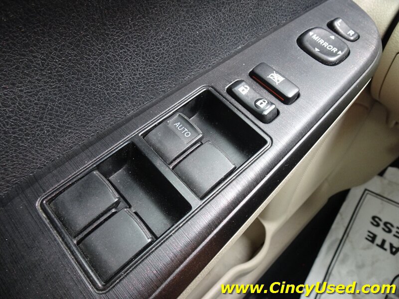 Used 2012 Toyota Camry LE FWD image 24