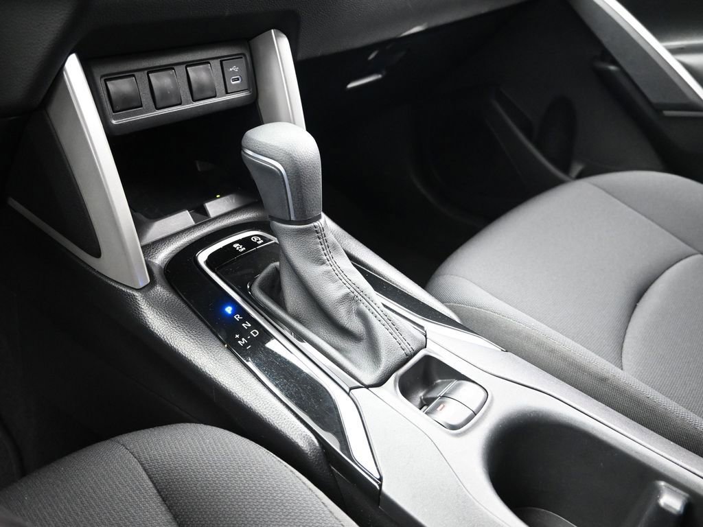 Used 2025 Toyota Corolla Cross LE image 15