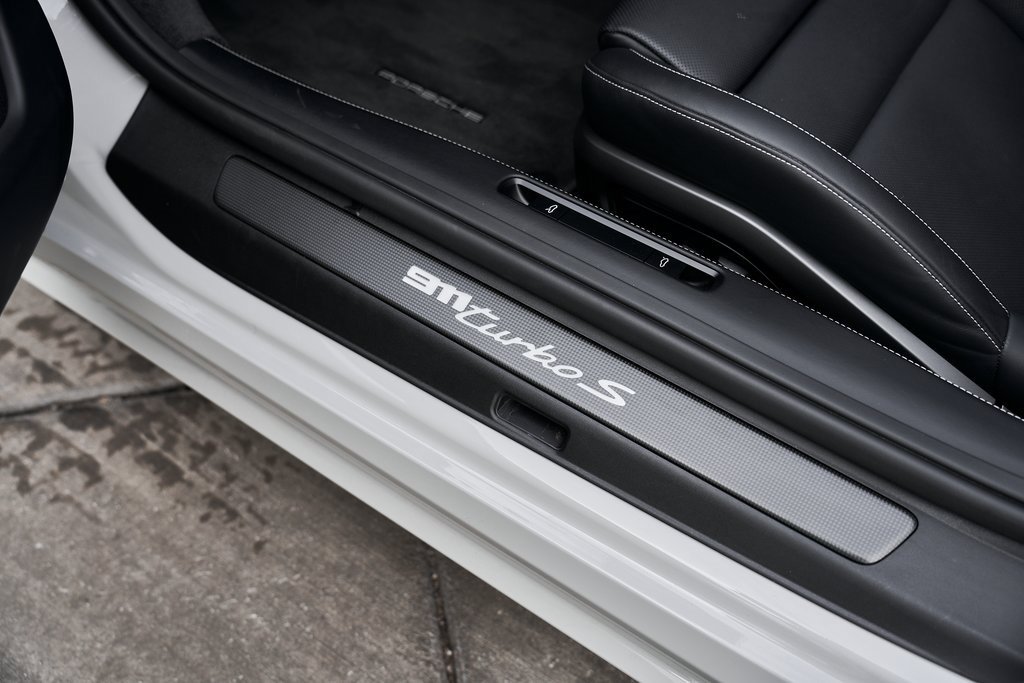 Used 2025 Porsche 911 Turbo S w/ 911 Turbo Sportdesign Package image 27