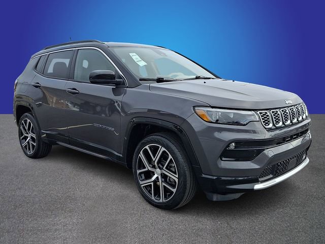 Used 2024 Jeep Compass Limited w/ Elite Group AWD/4WD image 3