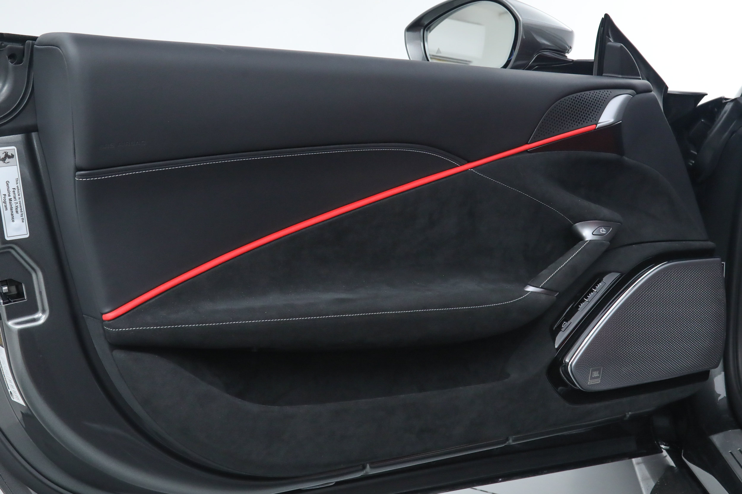 Certified 2025 Ferrari Roma Spider RWD image 35