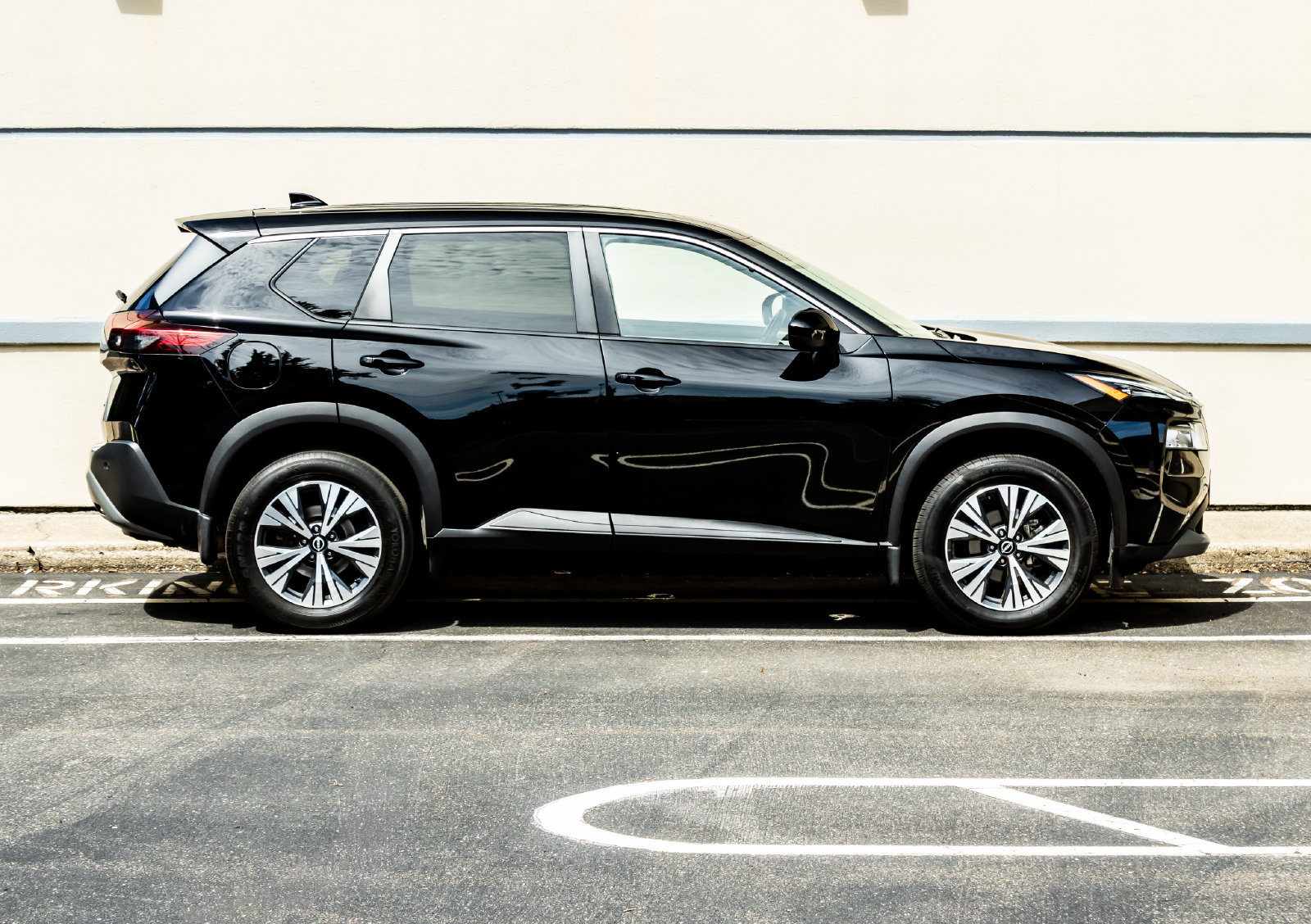Used 2023 Nissan Rogue SV AWD/4WD image 9