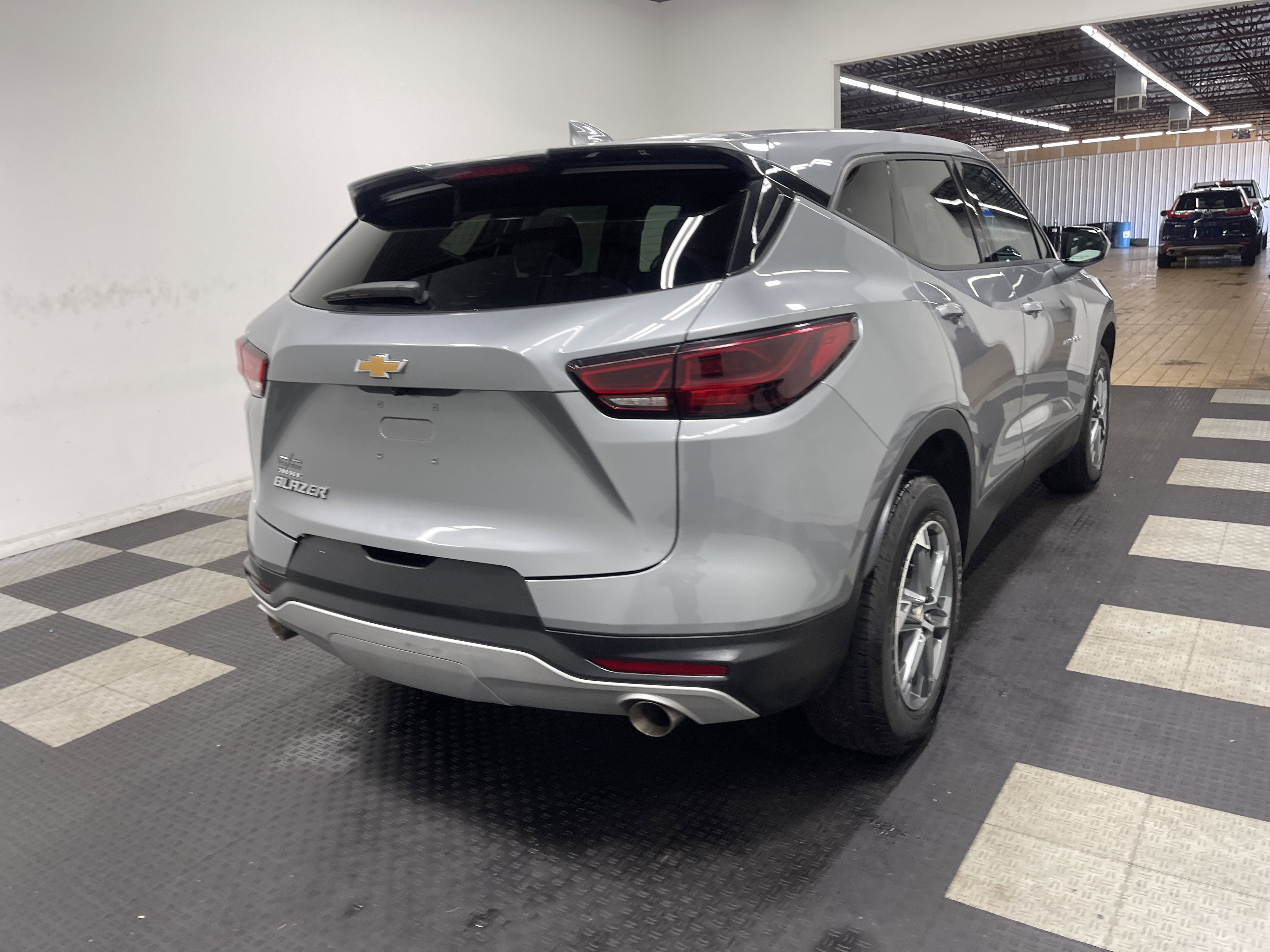 Used 2025 Chevrolet Blazer LT AWD/4WD image 5