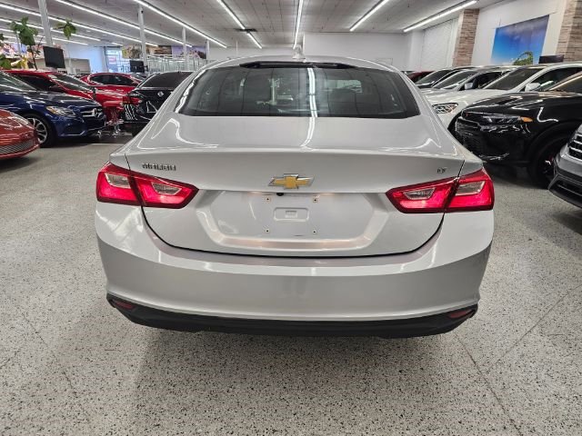 Used 2016 Chevrolet Malibu LT image 5