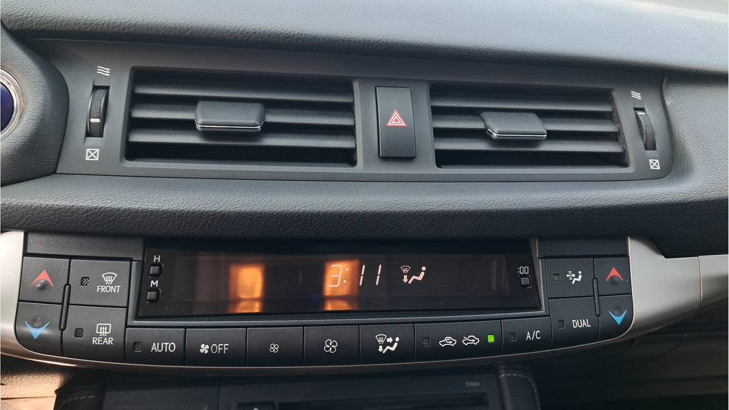 Used 2014 Lexus CT 200h FWD image 18