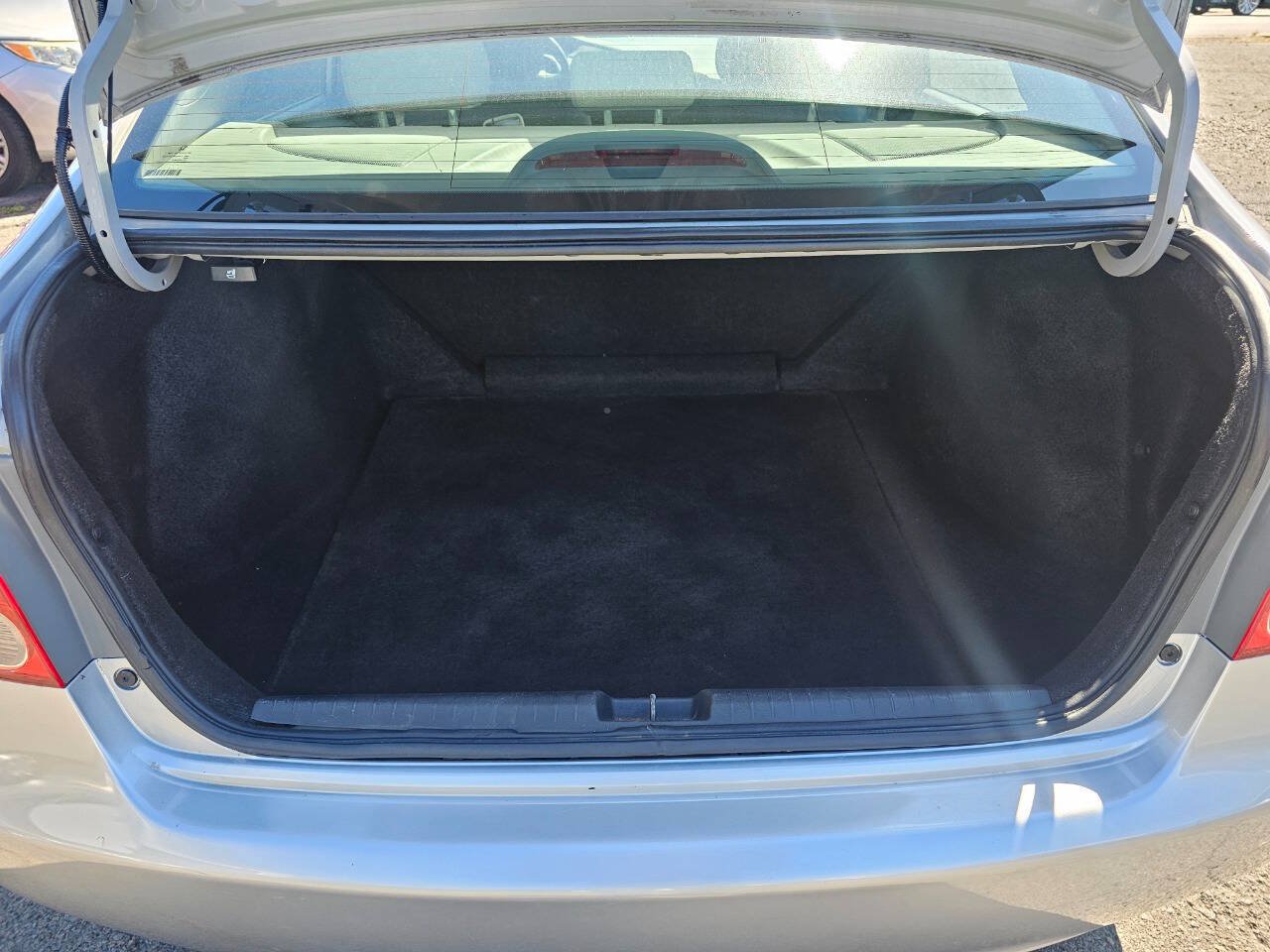 Used 2010 Honda Civic DX-VP image 7