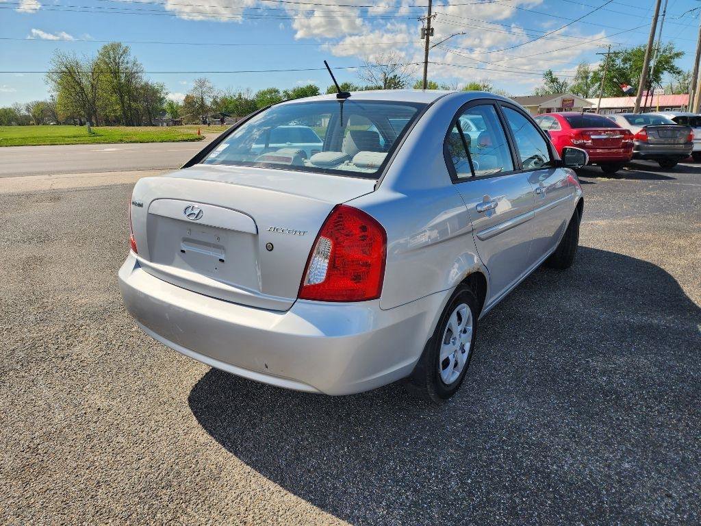 Used 2011 Hyundai Accent GLS FWD image 5