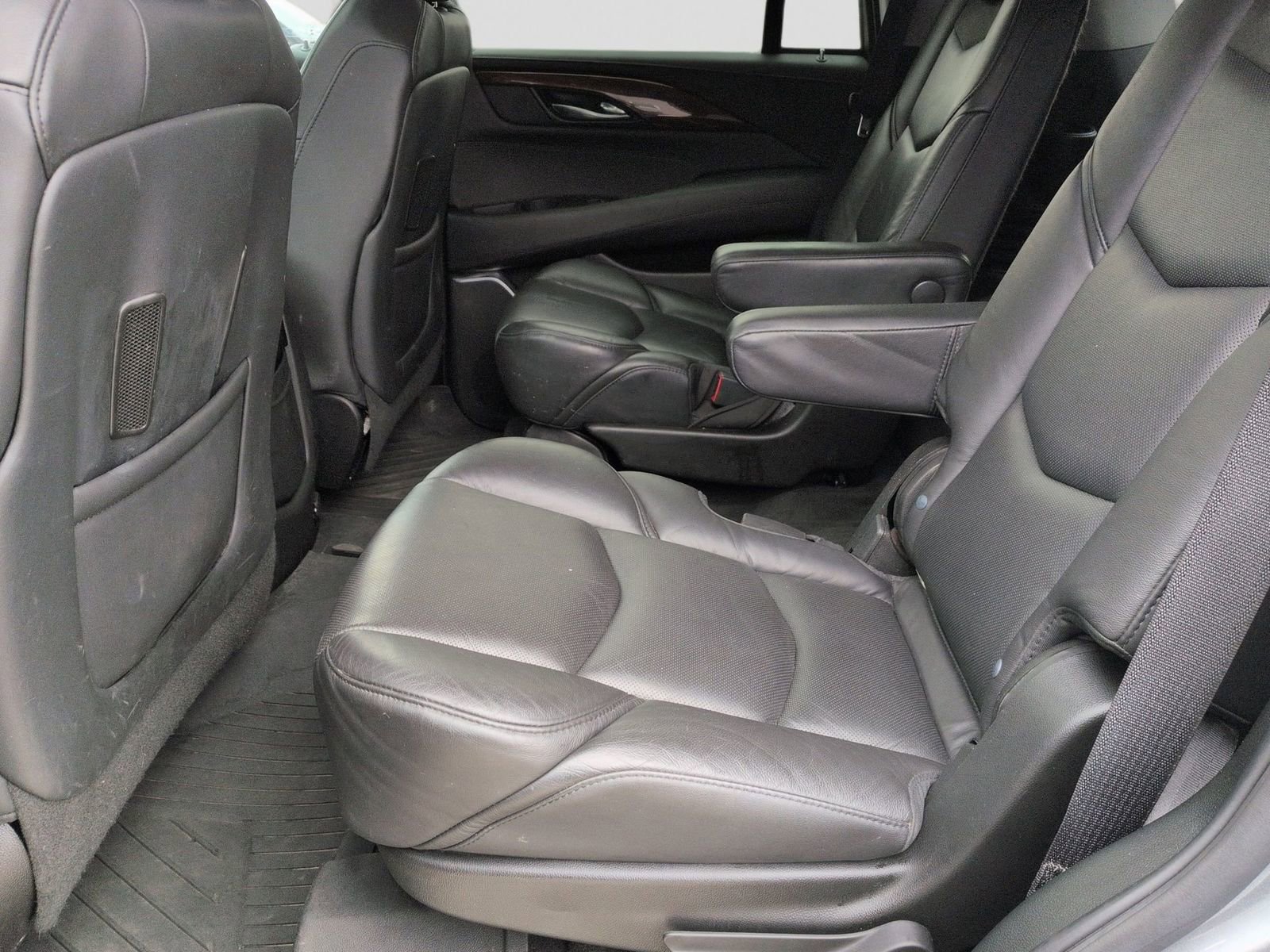 Used 2020 Cadillac Escalade Luxury image 25