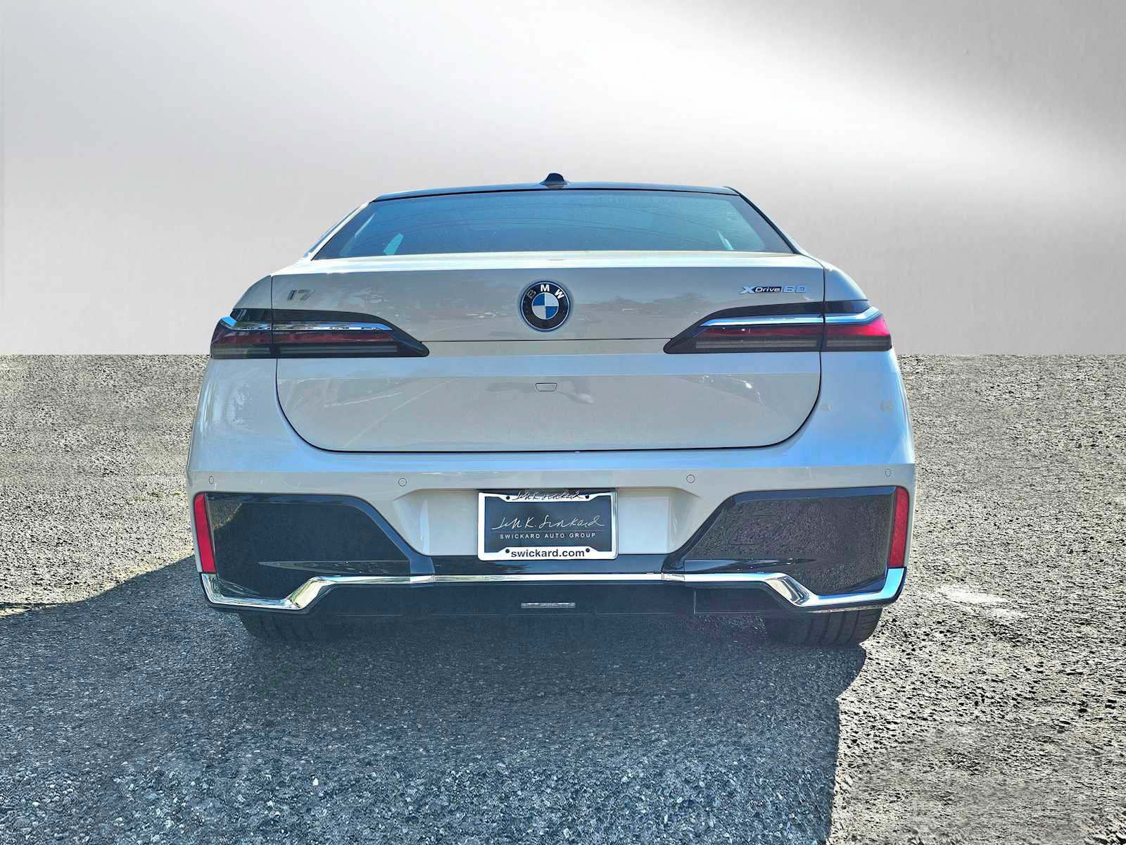 Used 2024 BMW i7 xDrive60 image 5