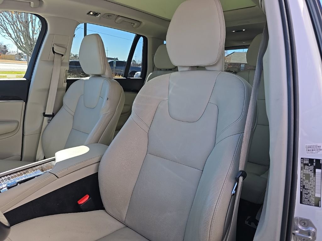 Used 2019 Volvo XC90 T6 Momentum w/ Protection Package Premier image 15