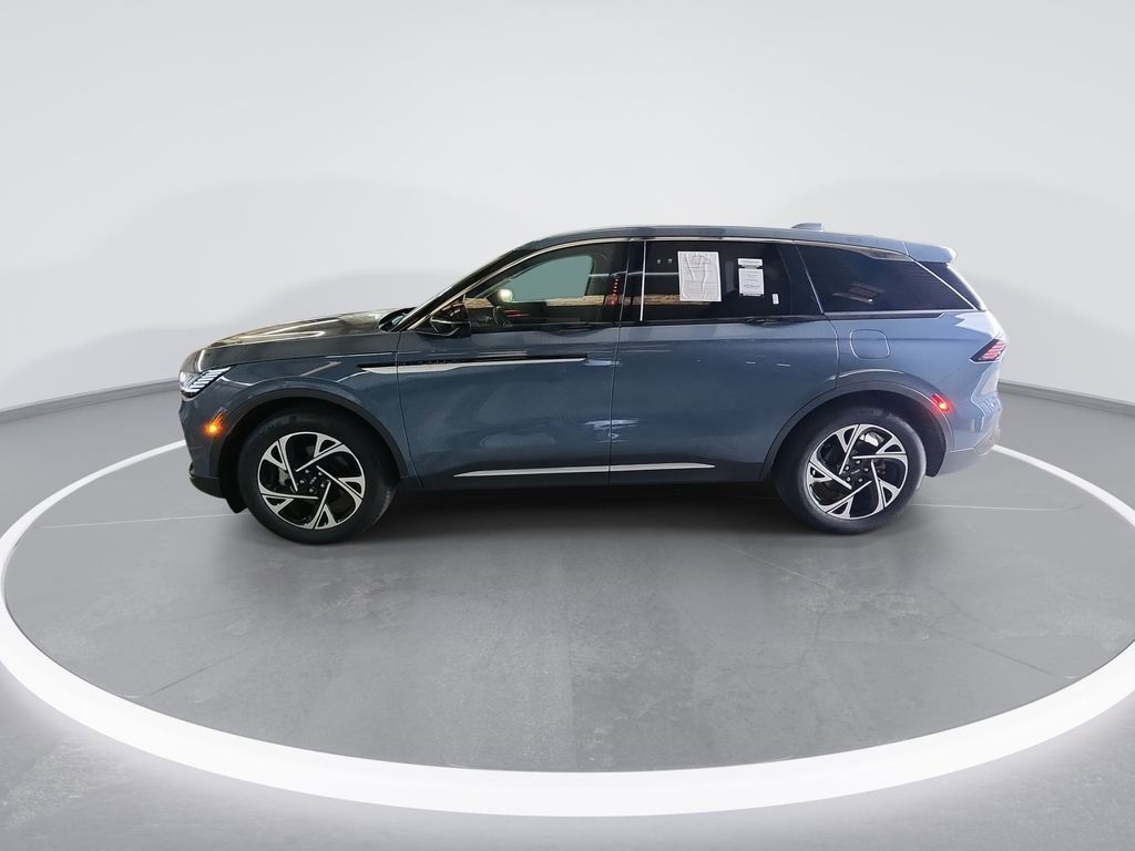 Used 2025 Lincoln Nautilus Premier image 5