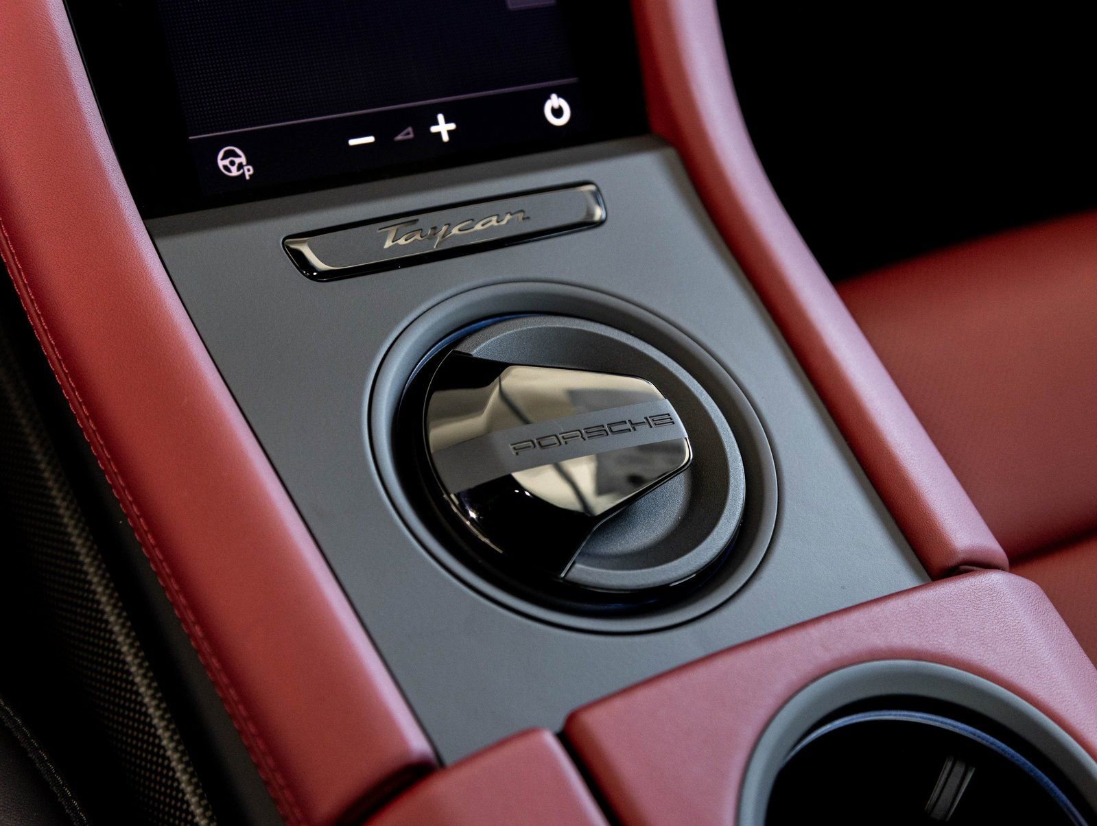 Used 2025 Porsche Taycan GTS image 29