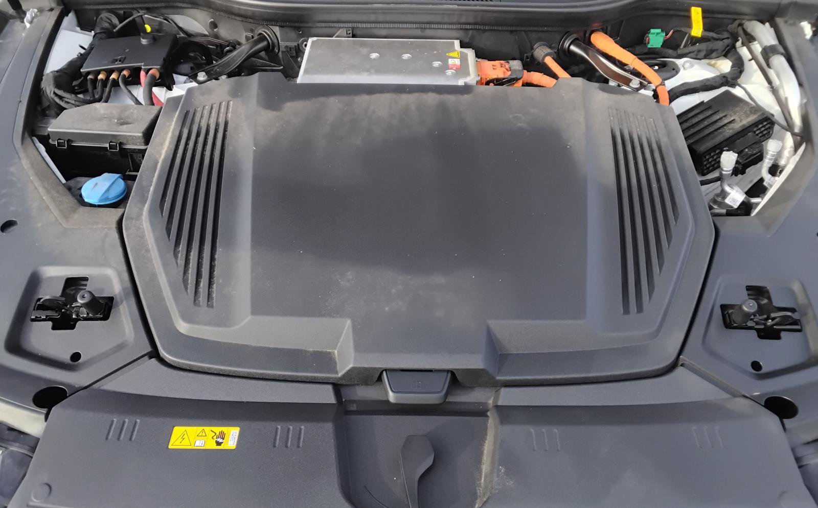 Used 2023 Audi e-tron Prestige w/ Prestige Package image 15