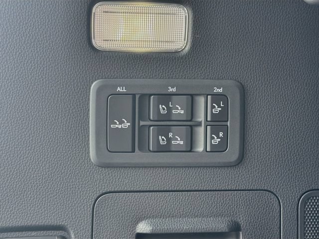 Used 2025 Lexus LX 600 4WD w/ Accessory Package (2T) image 13