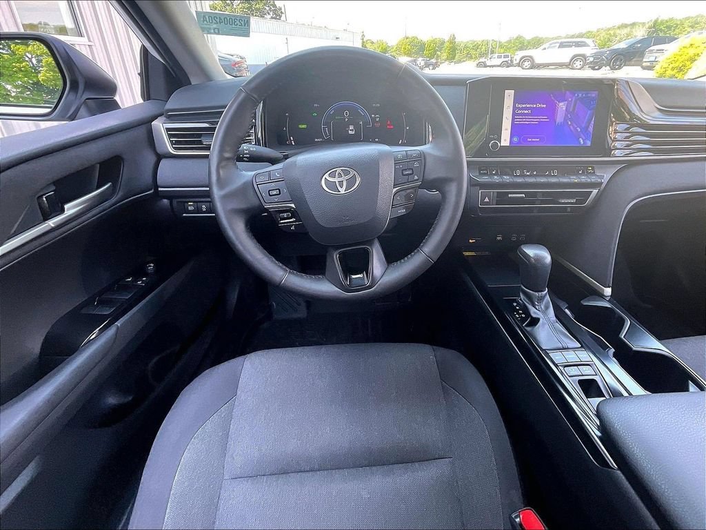 Used 2025 Toyota Camry LE w/ Convenience Package AWD/4WD image 17