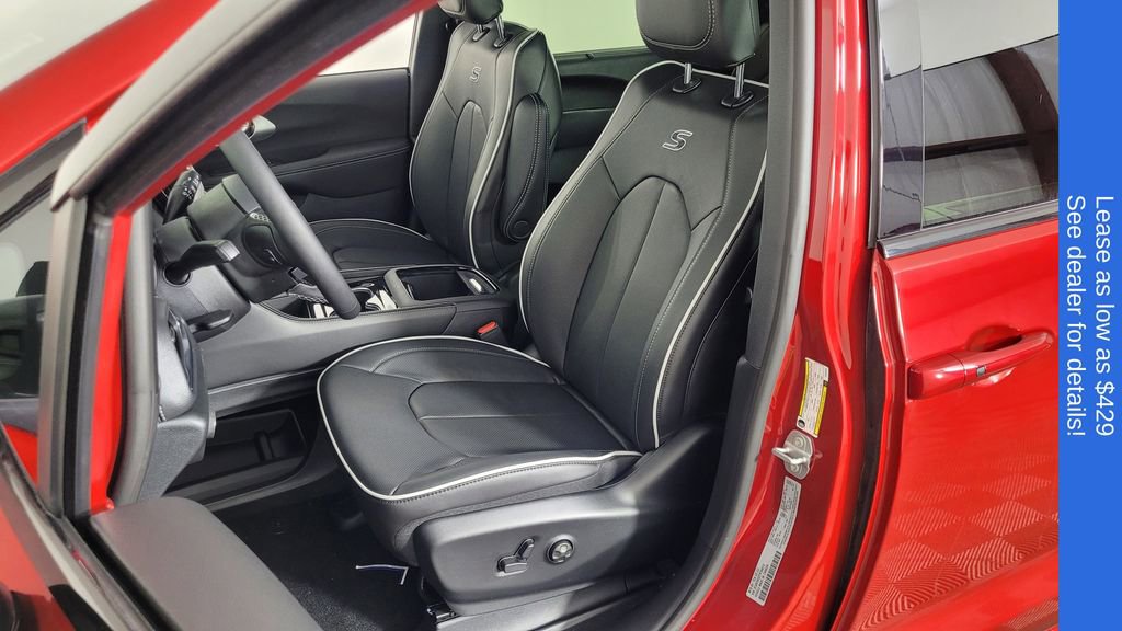 New 2026 Chrysler Pacifica Limited w/ S Appearance Package image 16