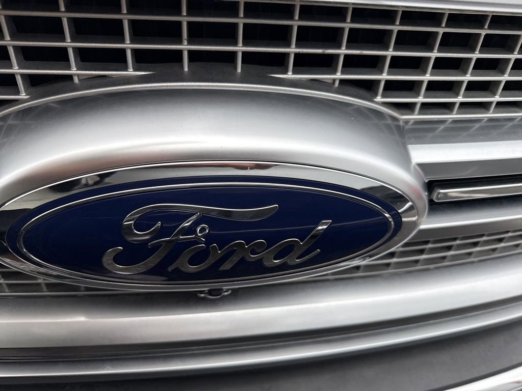 Used 2017 Ford F150 Platinum w/ Equipment Group 701A Luxury image 4