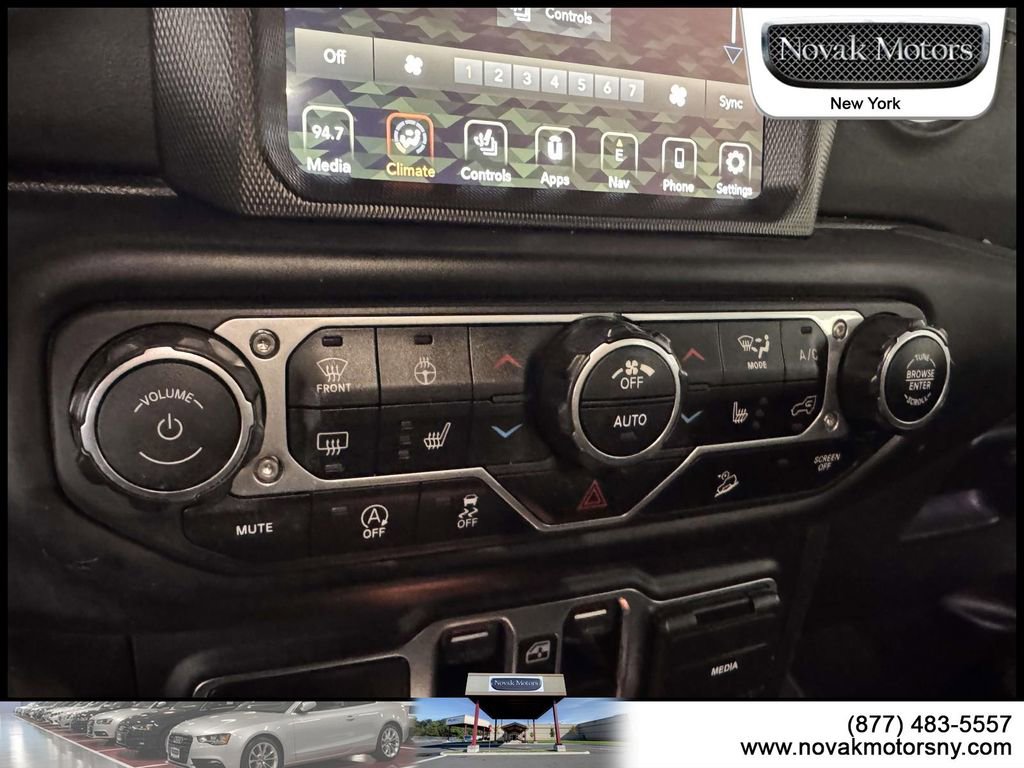 Used 2020 Jeep Wrangler Unlimited Sahara image 21