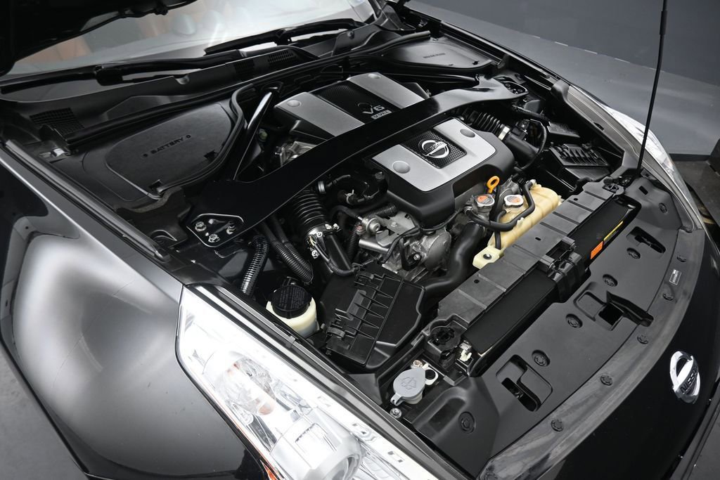 Used 2016 Nissan 370Z Touring RWD image 40