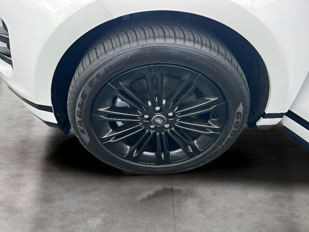 Used 2025 Land Rover Range Rover Evoque Dynamic SE image 17