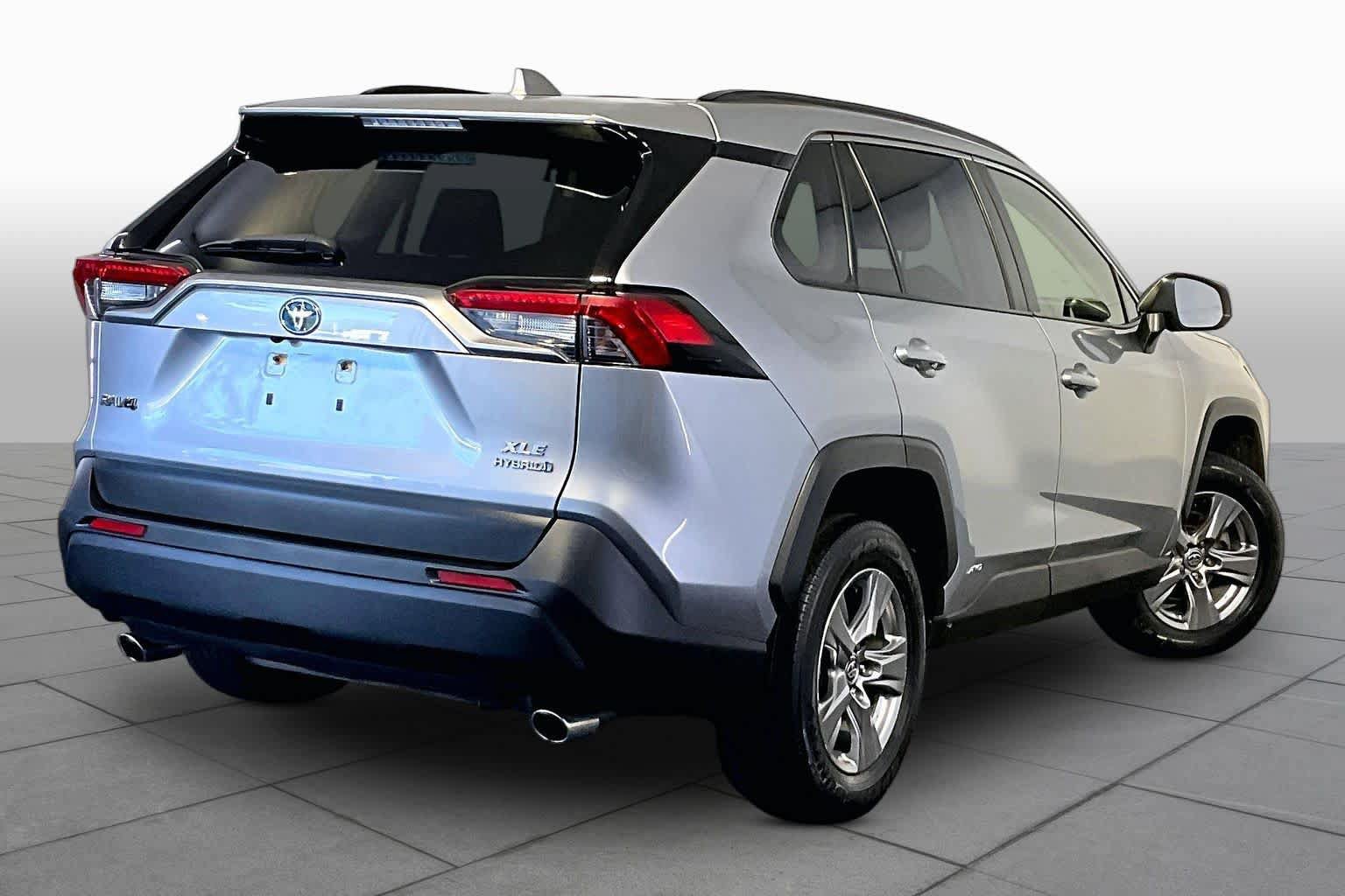 Used 2023 Toyota RAV4 XLE w/ Convenience Package AWD/4WD image 13