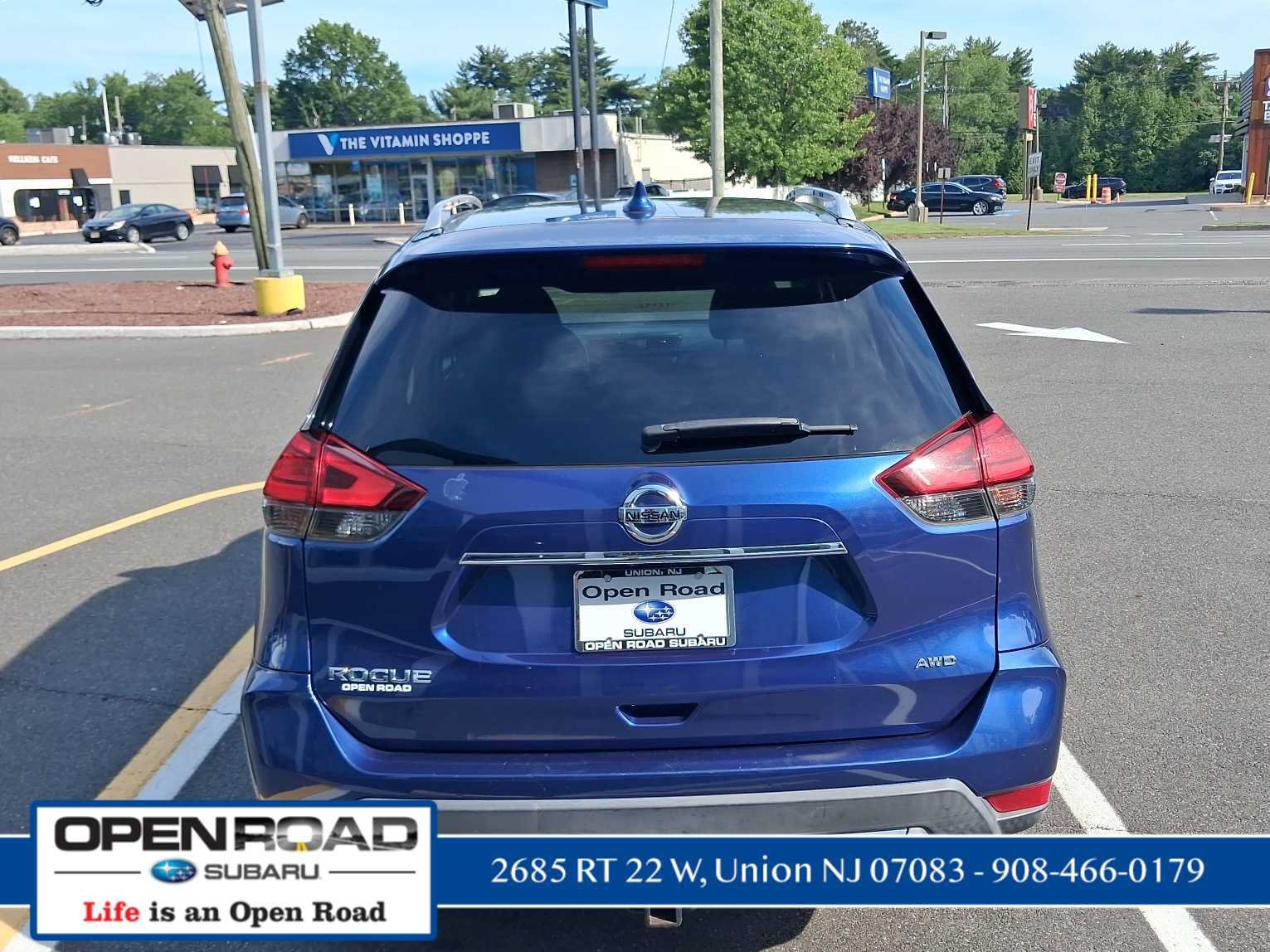 Used 2017 Nissan Rogue S w/ Appearance Package AWD/4WD image 6