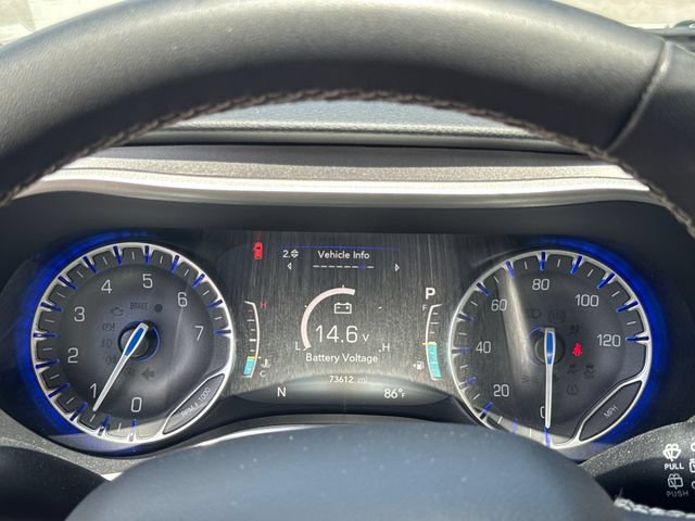 Used 2024 Chrysler Pacifica Touring-L FWD image 17