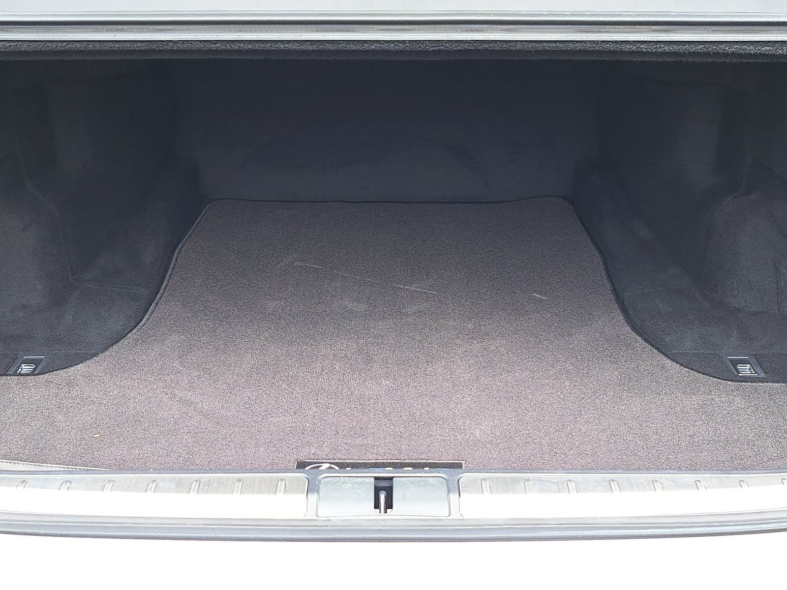 Used 2023 Lexus LS 500 w/ Accessory Package (Z1) RWD image 12
