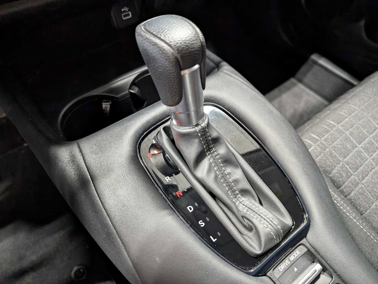 Certified 2023 Honda HR-V LX image 27