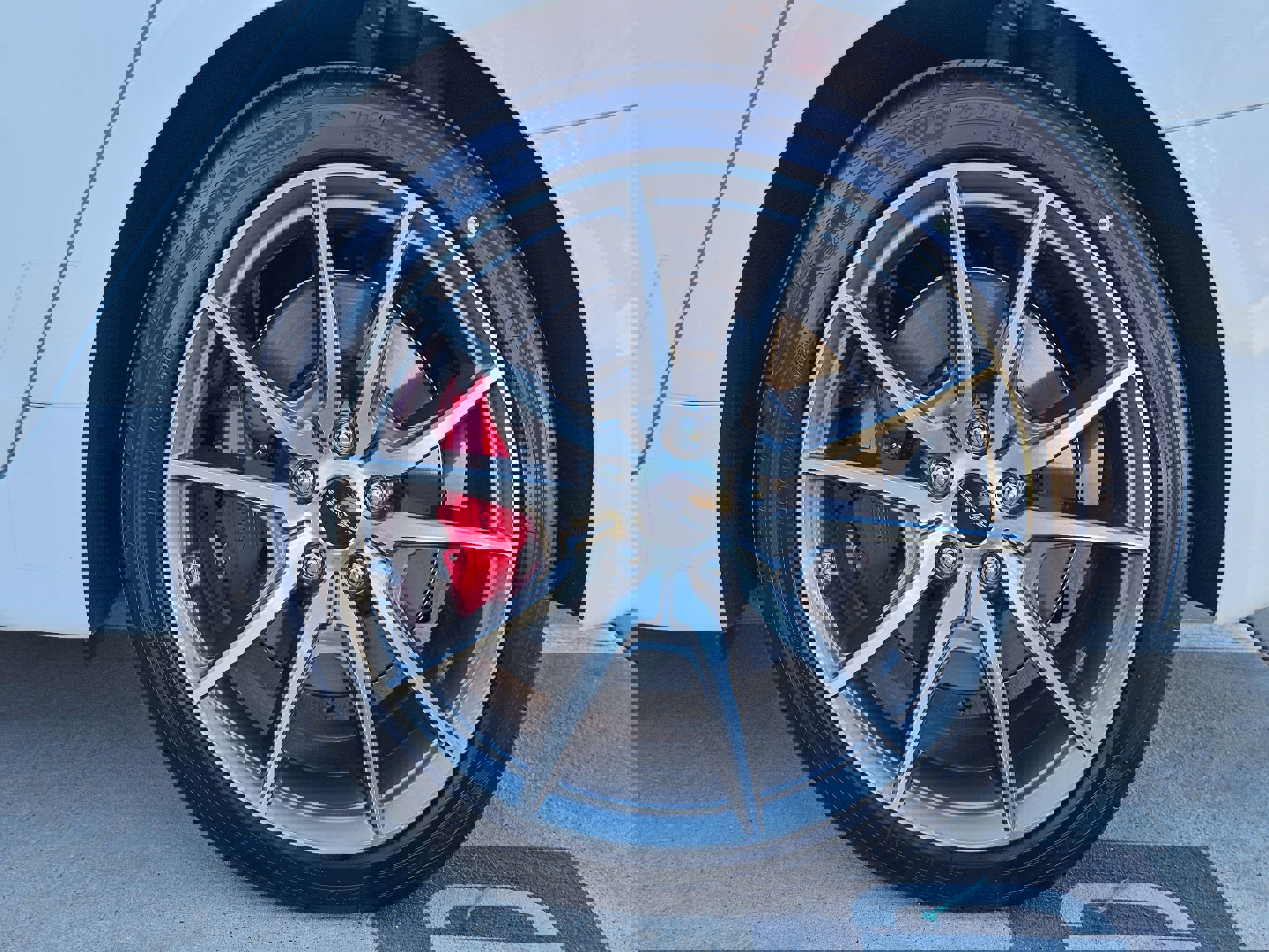 Used 2025 Genesis G70 2.5T image 32