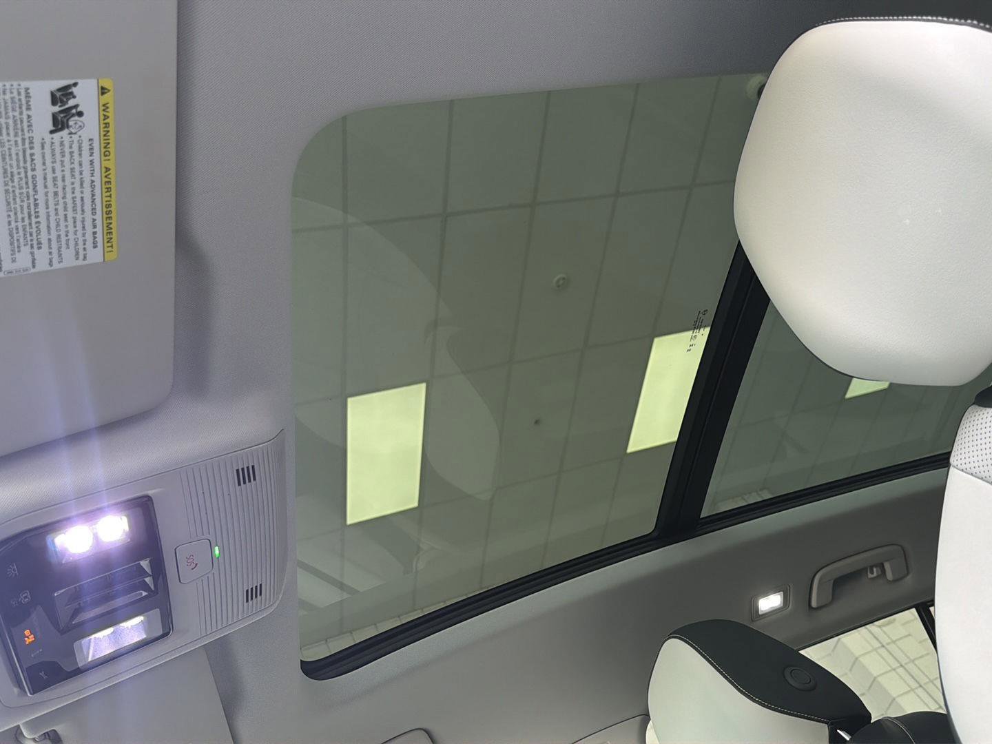 Certified 2025 Volkswagen Tiguan SE w/ Panoramic Sunroof Package image 15