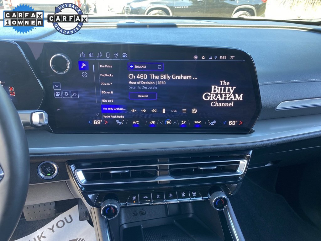 Used 2025 Chevrolet Traverse LT image 36