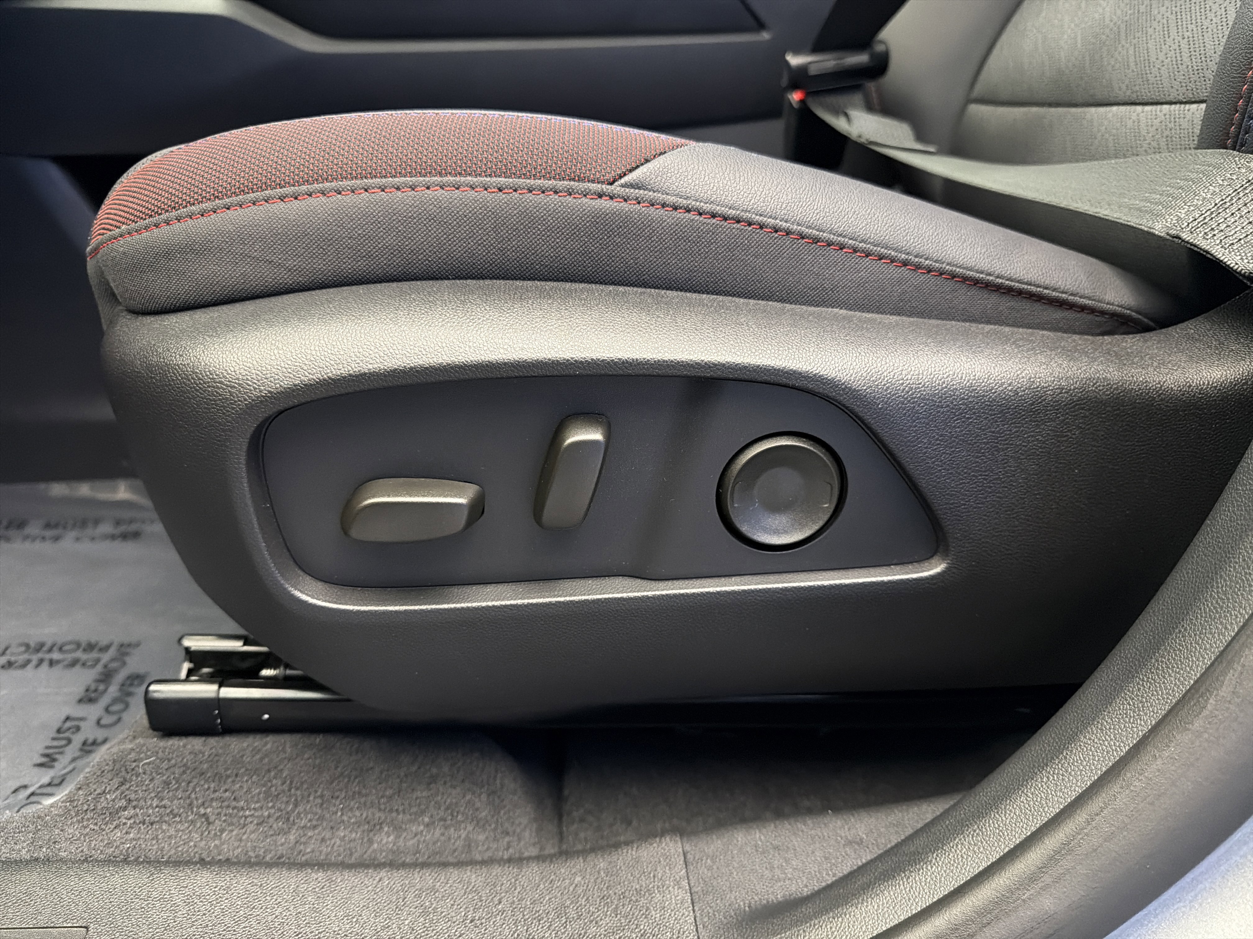 Used 2026 Chevrolet Equinox RS w/ LPO, Floor Liner Package image 11