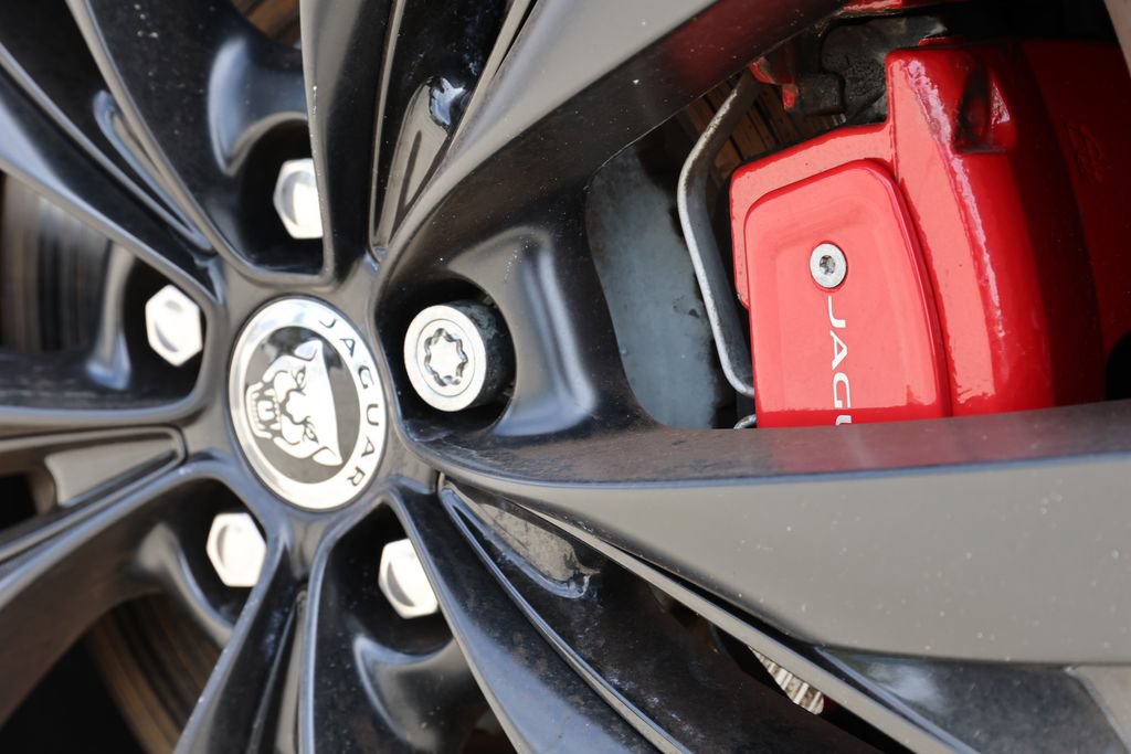 Used 2025 Jaguar F-PACE R-Dynamic S AWD/4WD image 9