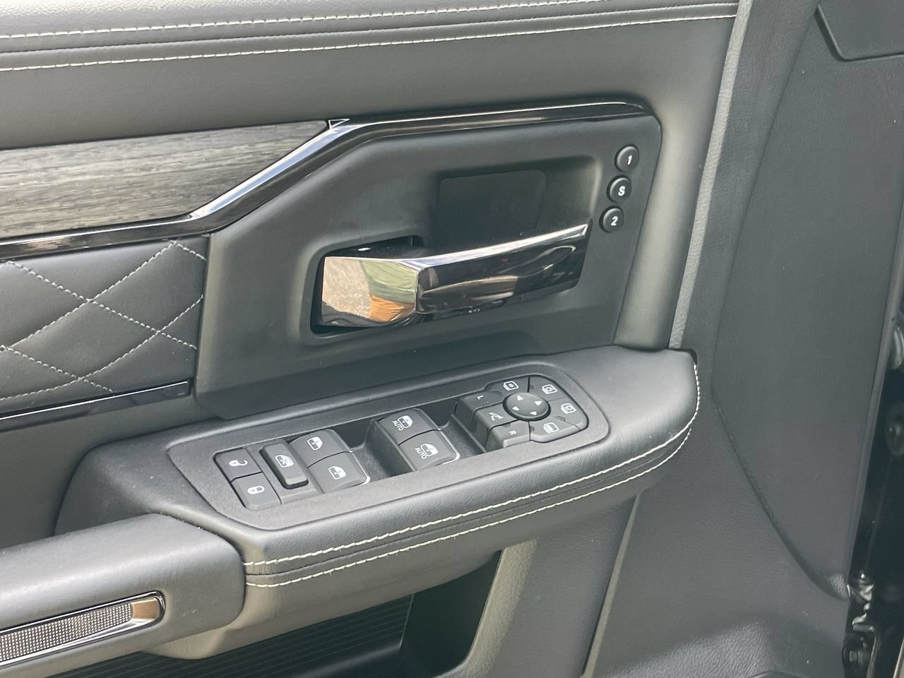 New 2026 RAM 3500 Limited AWD/4WD image 13