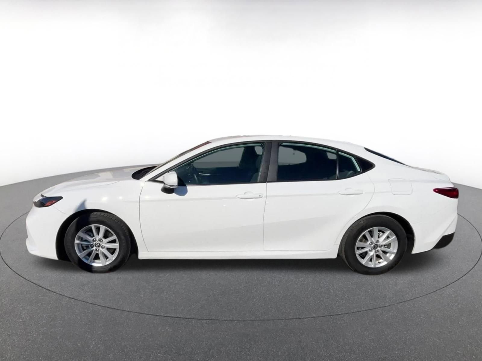 Used 2025 Toyota Camry LE image 12