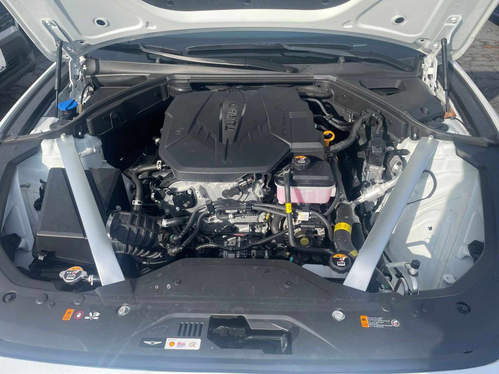 Used 2025 Genesis G70 2.5T image 32