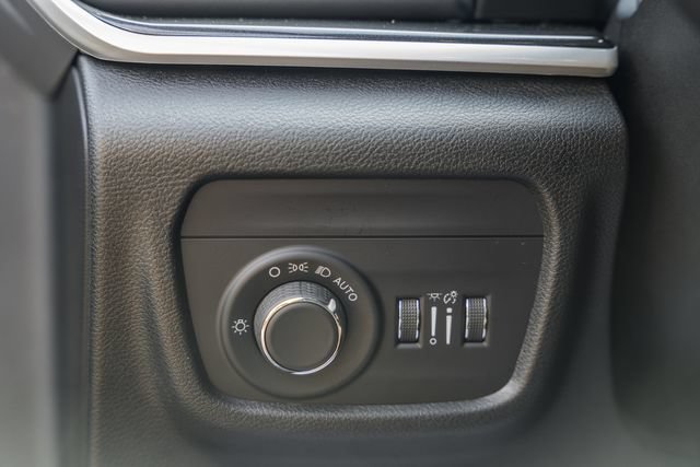 Used 2023 Jeep Grand Cherokee Altitude AWD/4WD image 45
