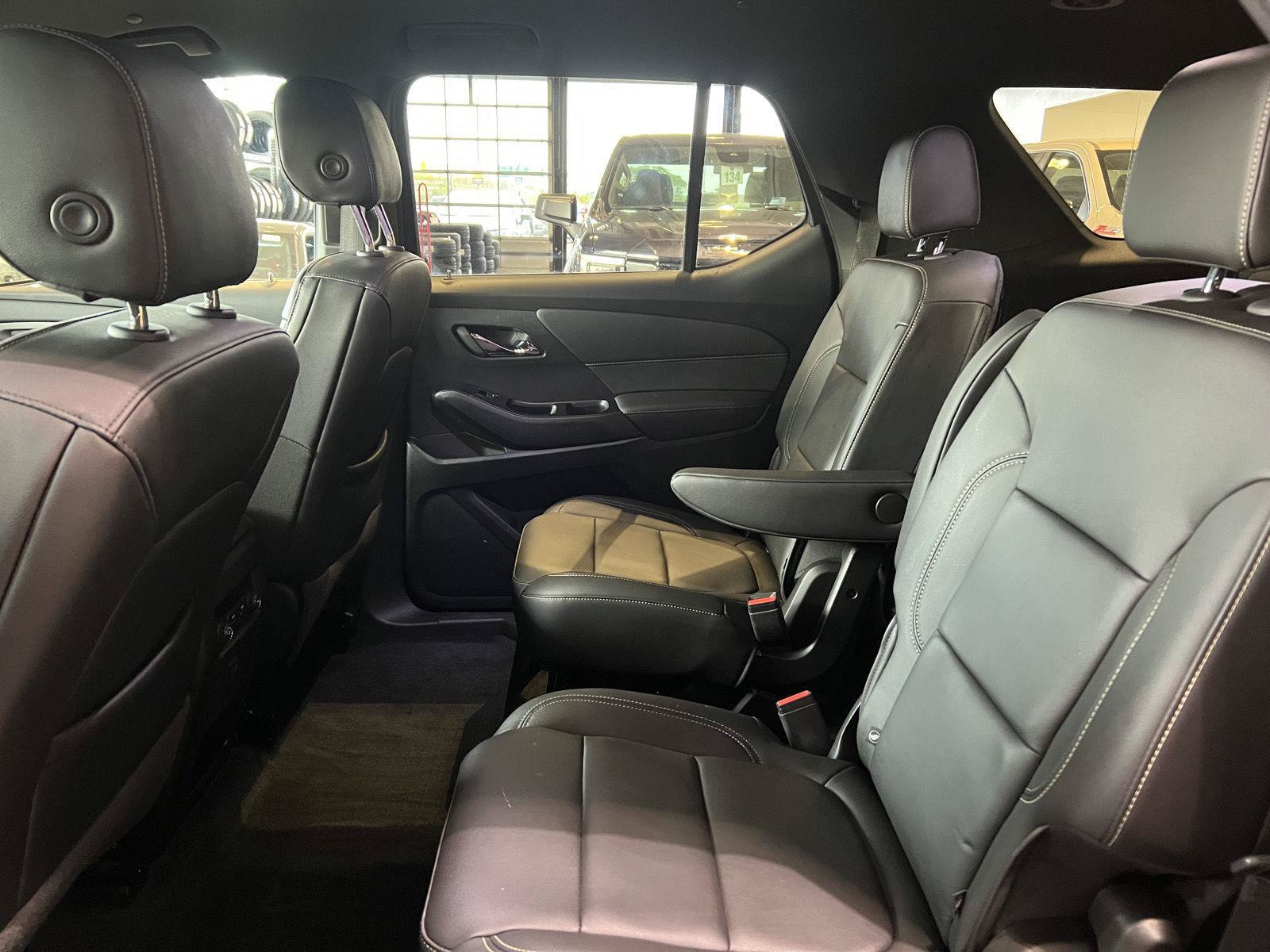 Used 2023 Chevrolet Traverse LT AWD/4WD image 14