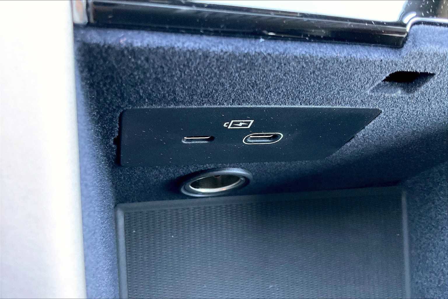 New 2026 Volvo XC90 T8 Plus image 23