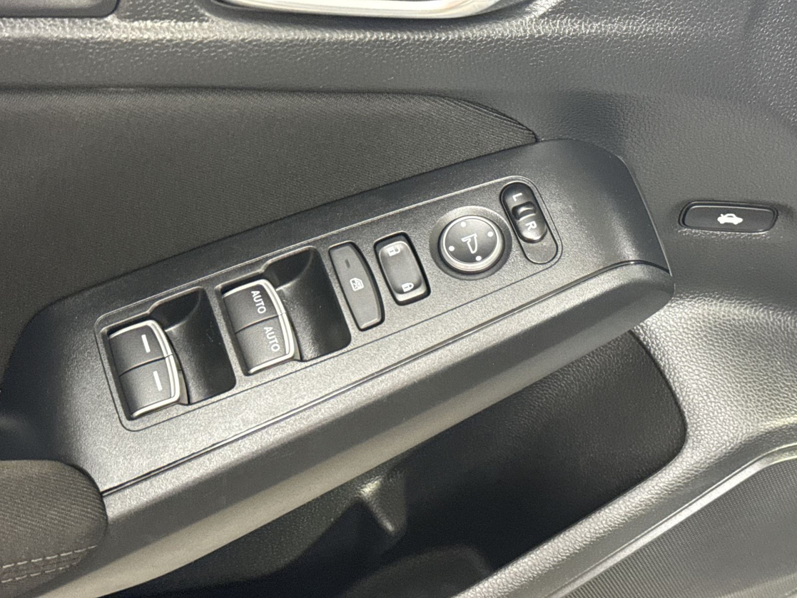 Used 2022 Honda Civic Sport image 27