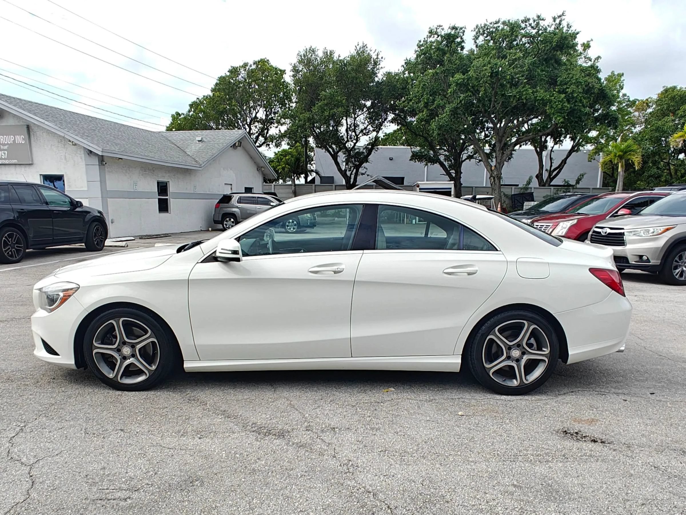 Used 2014 Mercedes-Benz CLA 250 image 4