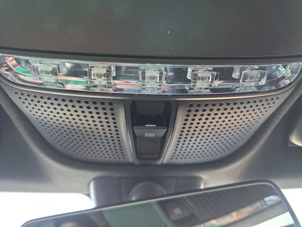 Used 2019 Mercedes-Benz C 300 Sedan image 36