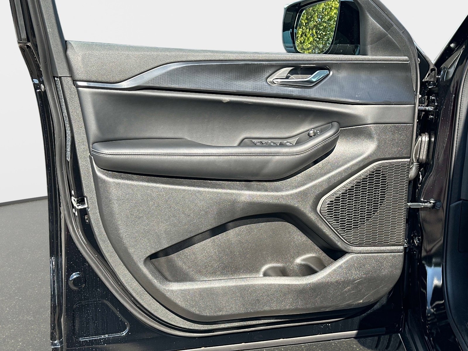 New 2025 Jeep Grand Cherokee Altitude AWD/4WD image 20